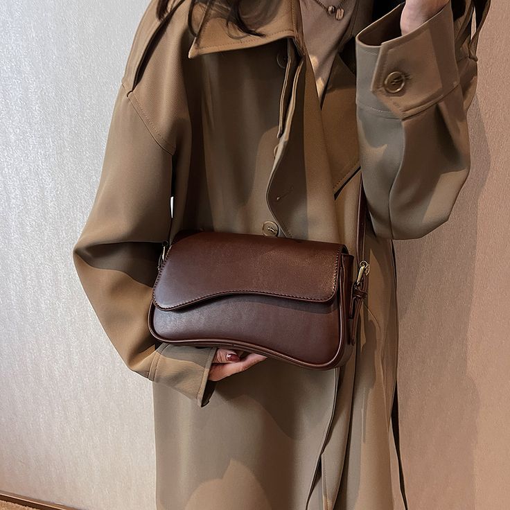 Ava™ Shoulder Bag – Sleek Design with Versatile Elegance