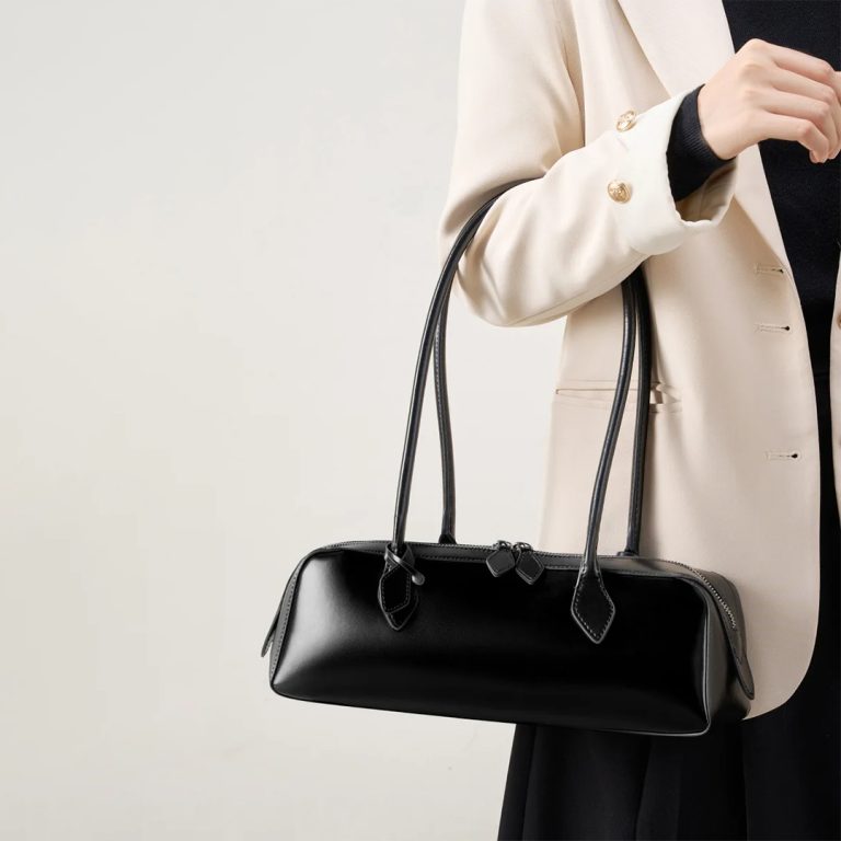Léonie™ Baguette – Parisian Elegance in a Sleek Silhouette