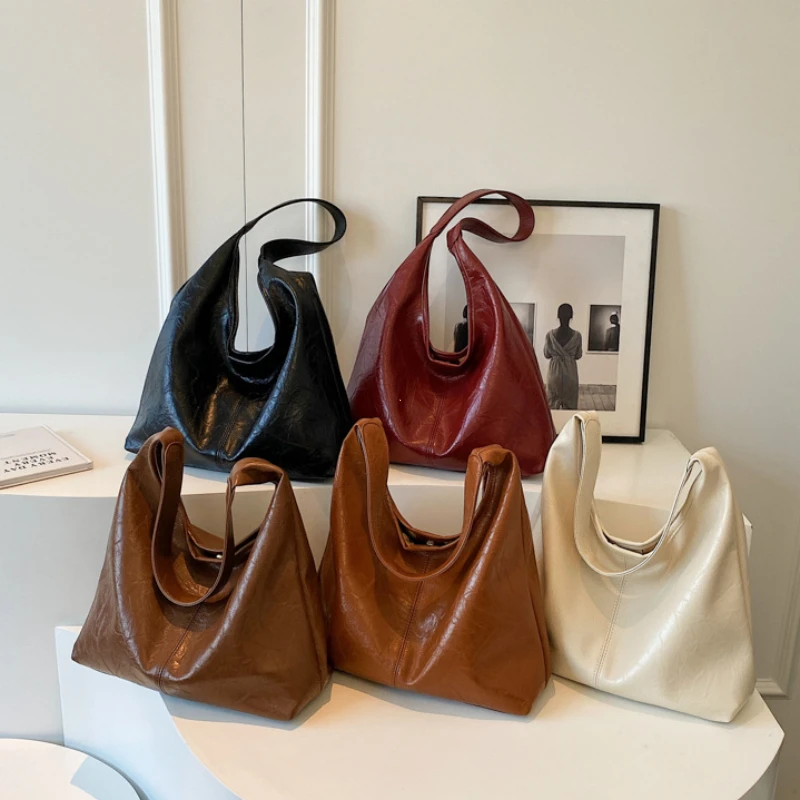 Ava™ Distressed Leather Bag – Spacious Elegance with Everyday Functionality