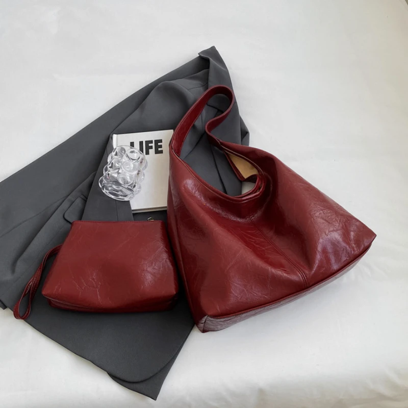 Ava™ Distressed Leather Bag – Spacious Elegance with Everyday Functionality