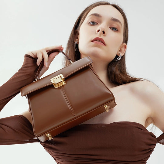 Amara Bag – Versatile Elegance with Everyday Practicality