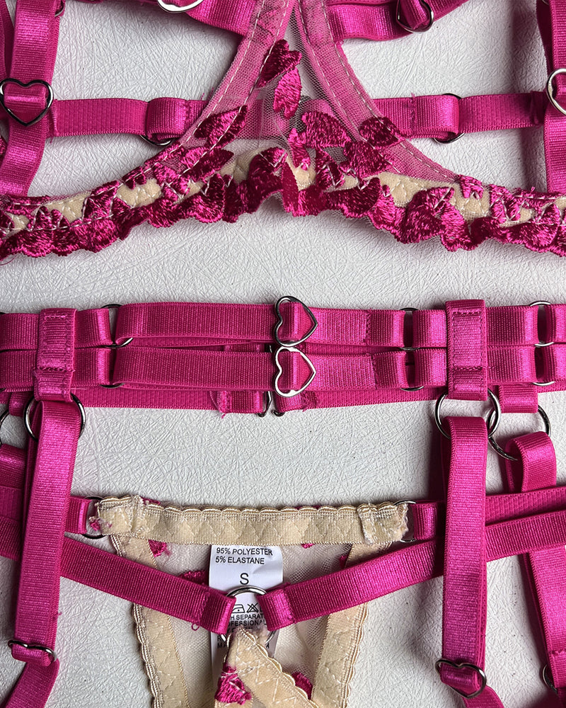 Sexy Floral Lace Two-Color Stitching Heart Decoration Adjustable Strap Design Set