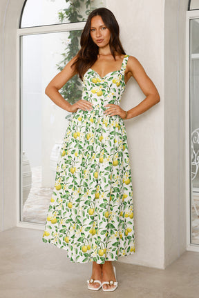 Under The Lemon Tree Midi Dress | Fresh midi with exclusive lemon print