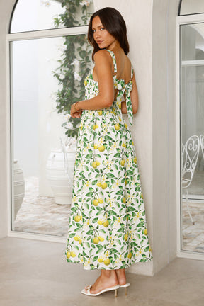 Under The Lemon Tree Midi Dress | Fresh midi with exclusive lemon print