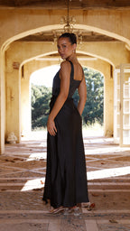 Alaria Maxi Dress – Sleek Elegance with Effortless Glamour