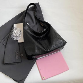 Ava™ Distressed Leather Bag – Spacious Elegance with Everyday Functionality