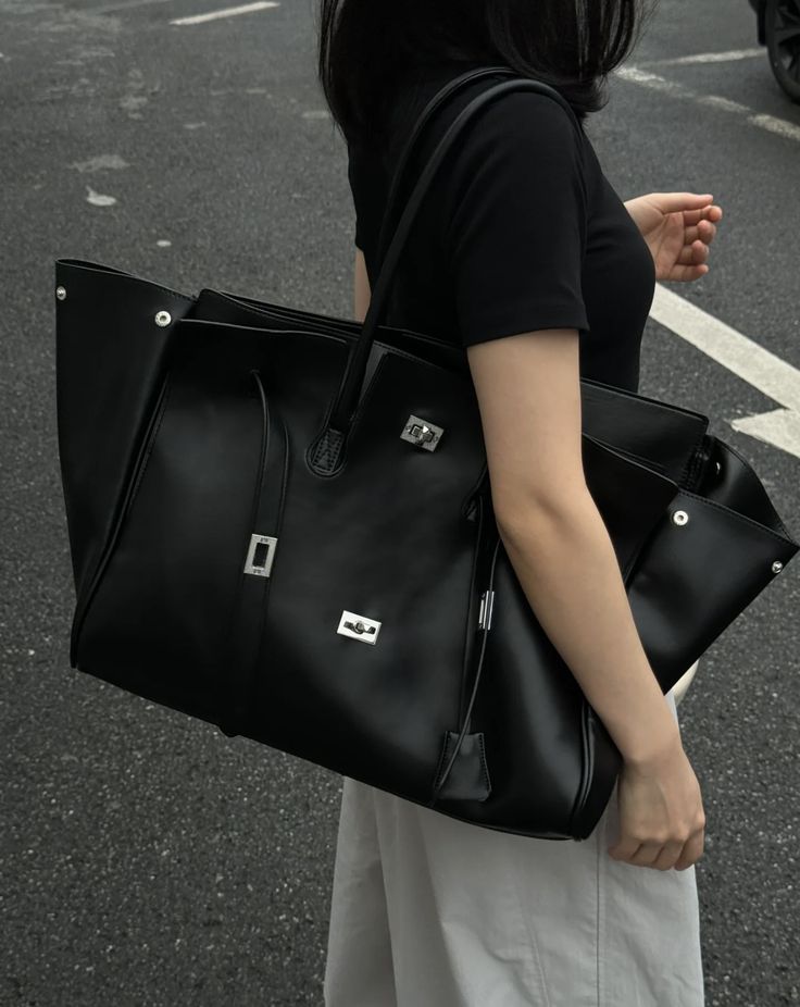 Valencia™ Air Bag – Designer-Inspired Luxury with Everyday Practicality