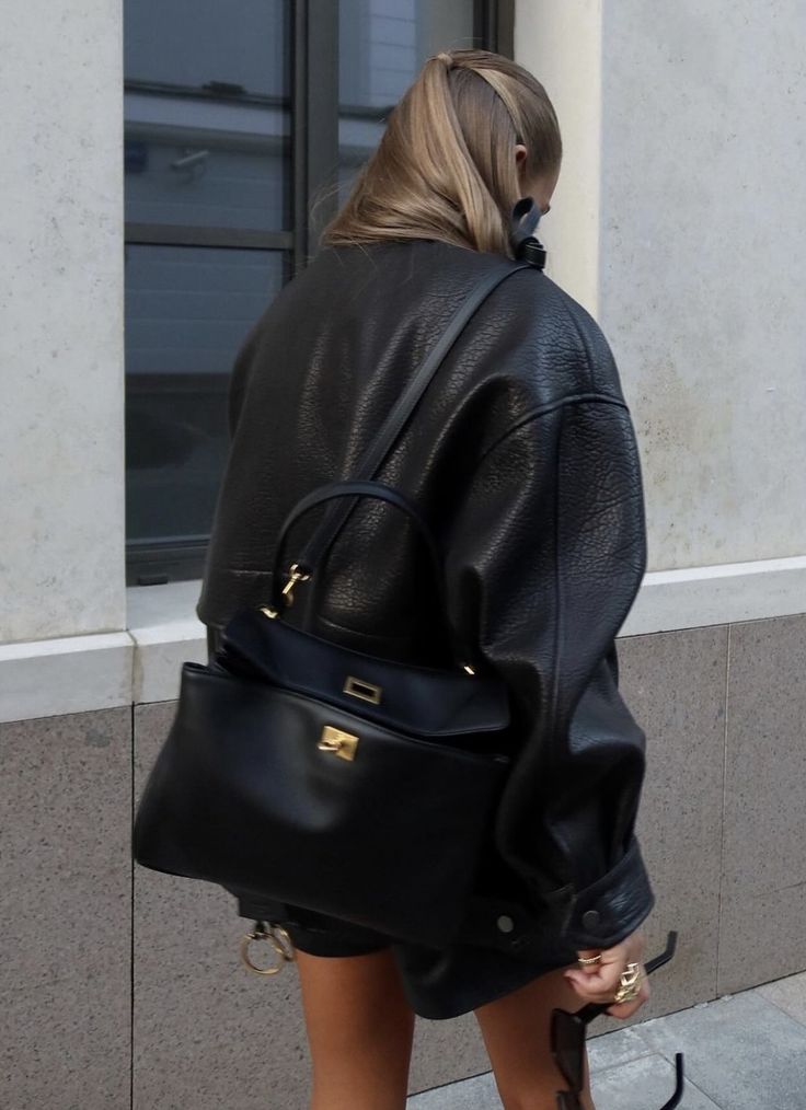 Roveo™ Bag – Timeless Elegance with Day-to-Night Versatility