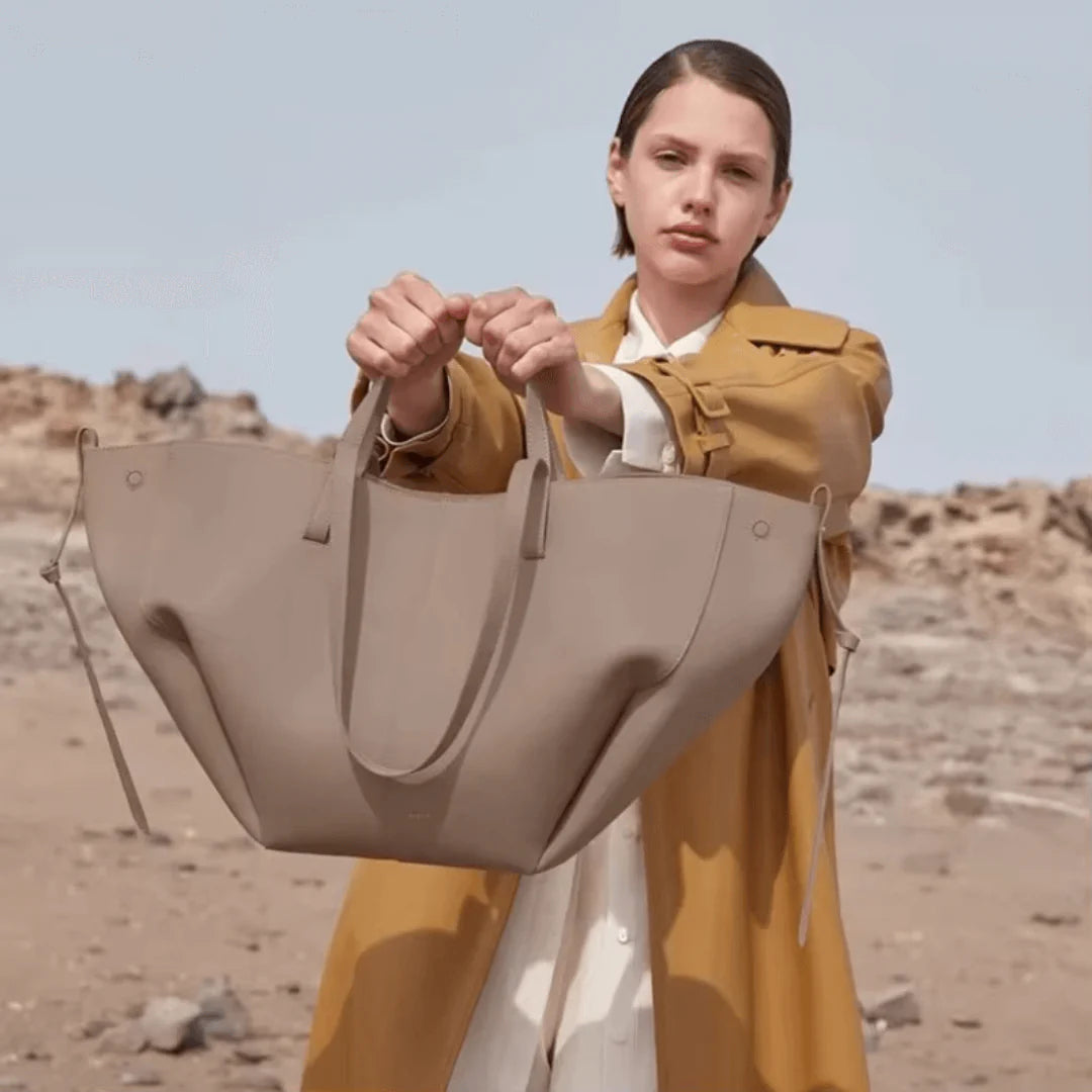 Elise™ Tote Bag – Metropolitan Glamour with Everyday Functionality