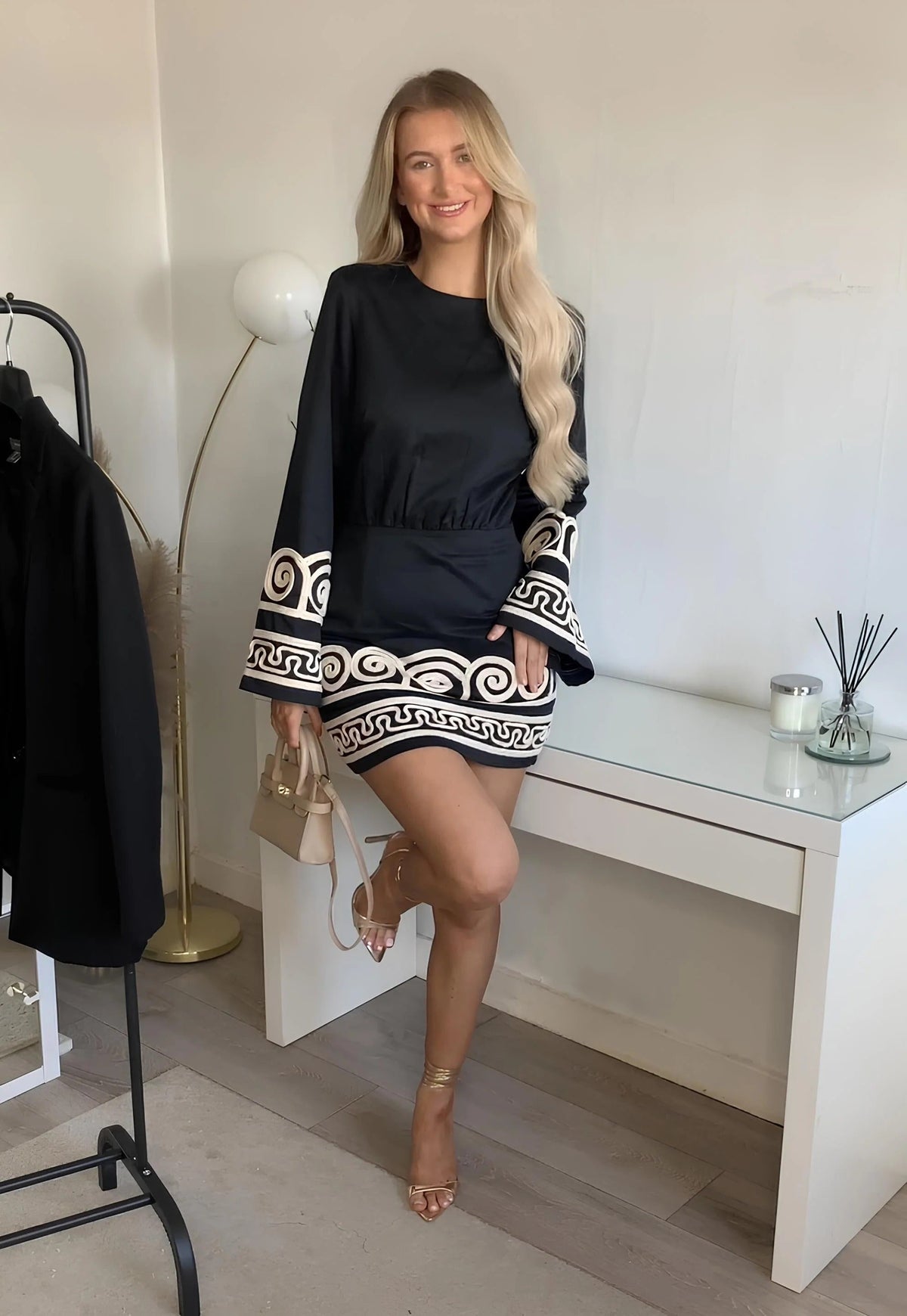 Yara™ Elegant long sleeve mini dress