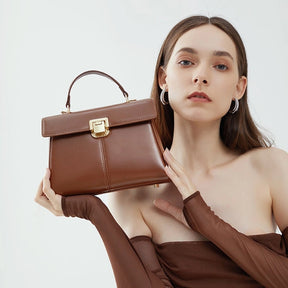 Amara Bag – Versatile Elegance with Everyday Practicality